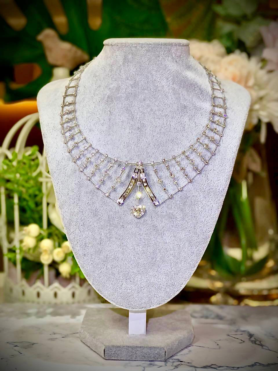 [For Rent] Royal Heart Eclat Princess Necklace (To Buy: $416,000)