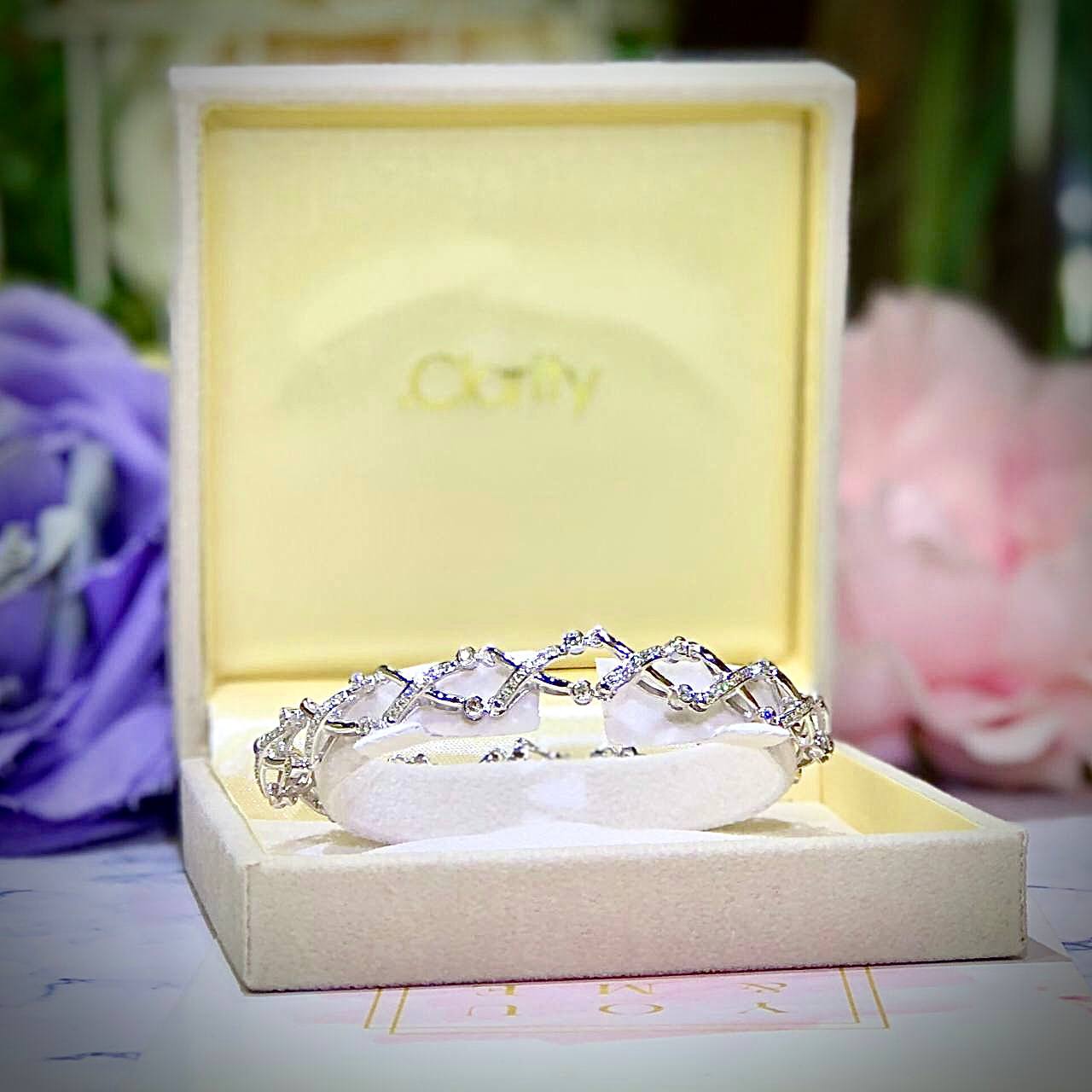 [For Rent] Dazzling Elegance Bracelet (To Buy: $11,864)