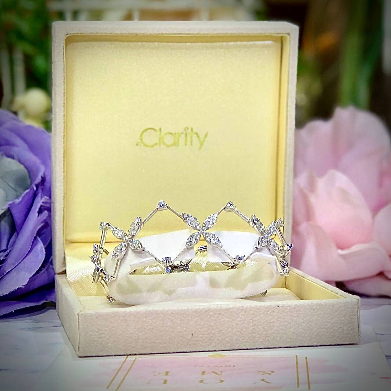 [For Rent] Dazzling Horizon Diamond Bracelet (To Buy: $70,640)