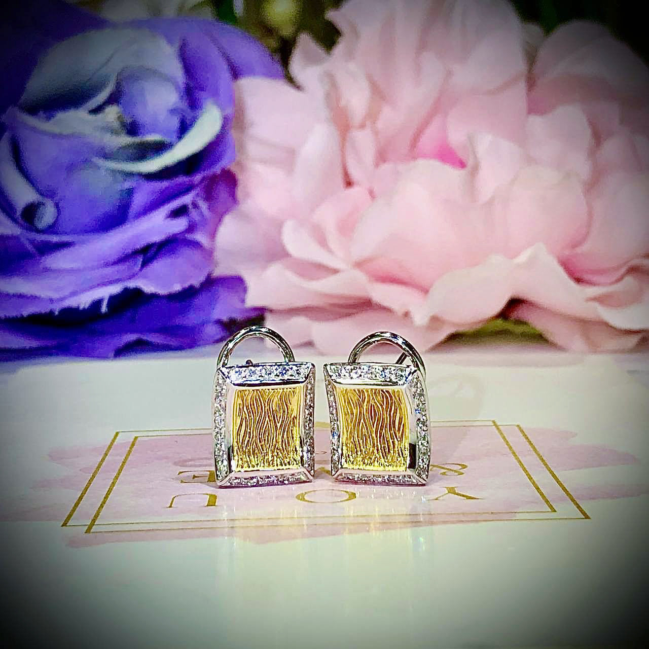 [For Rent] Elegant Gold Brilliance (To Buy: $7,498)