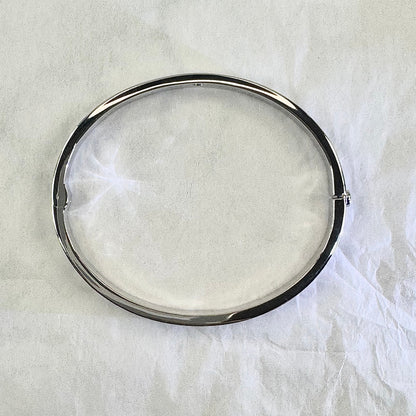 Love Me Bangle - White Gold