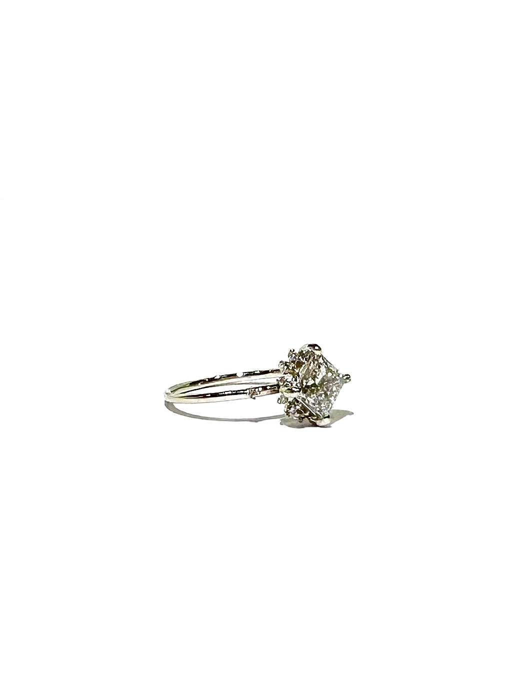 Fleurline Ring