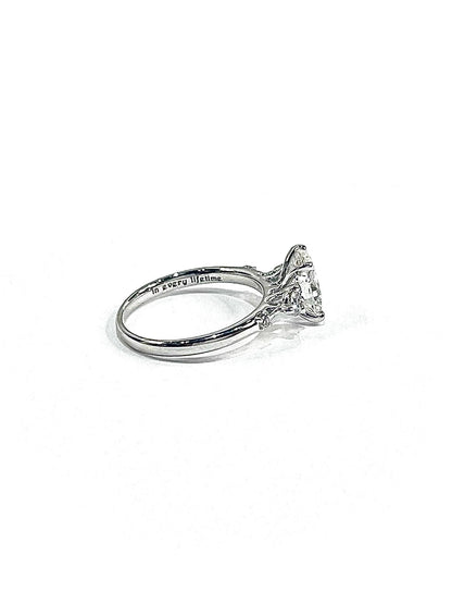 Ovalight ring