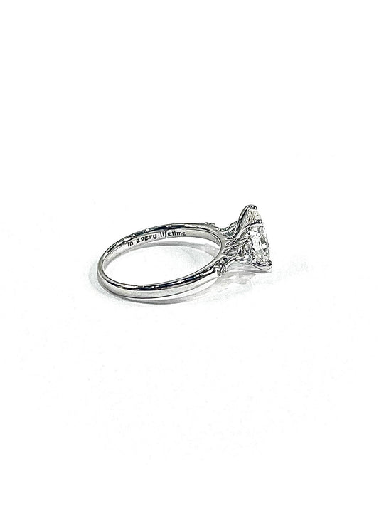 Ovalight ring
