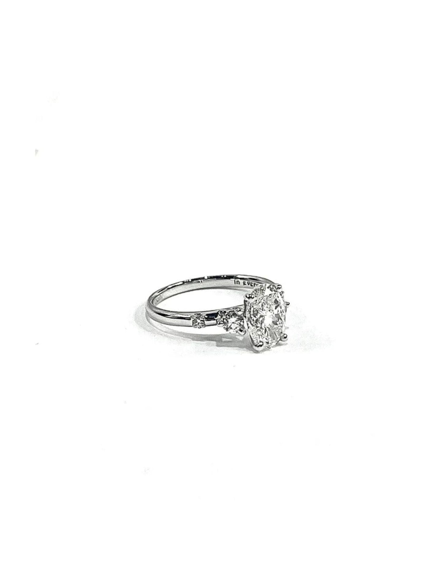 Ovalight ring